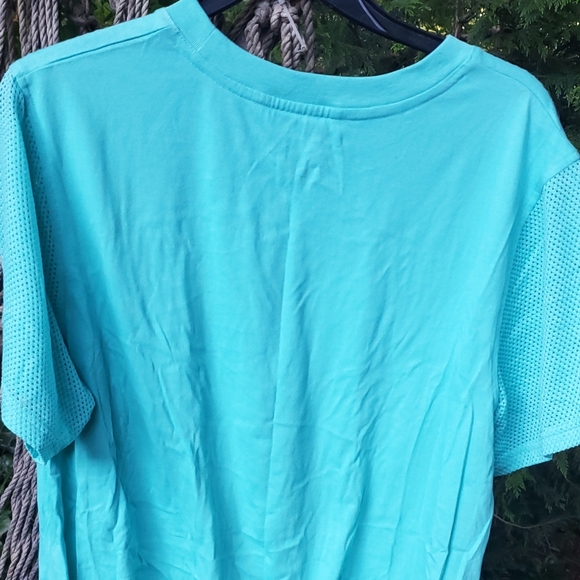 Athletic Bundle (Top XL/Leggings L) - Picture 6 of 16